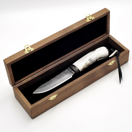 авторский нож «джокер» на подставке, в подарочном деревянном коробе
