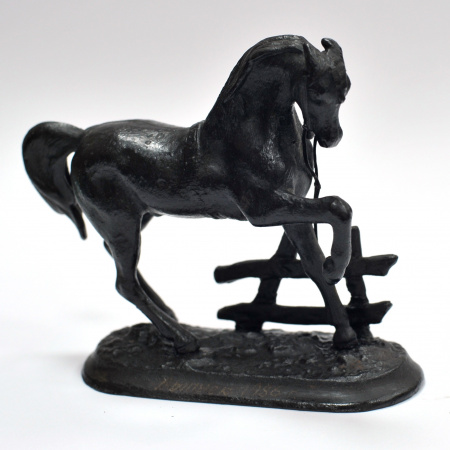 конь у плетня. куса, винтажная статуэтка