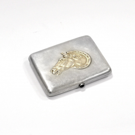 Лошадь с подковой. Уникальный серебряный портсигар времен раннего СССР (1920-1930 гг.)