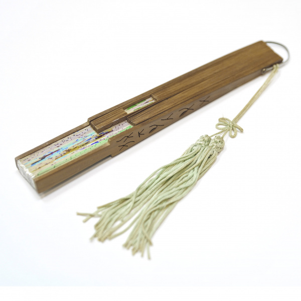 авторский веер с ручной раскраской. китай, 1957 год