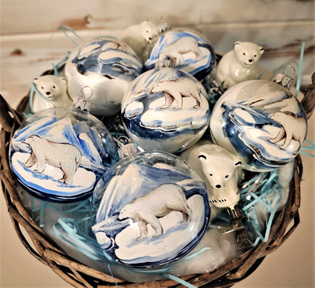 белые медведи, шикарный набор елочных игрушек в корзине