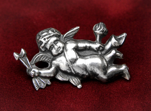 Амурчик, серебряная винтажная брошь