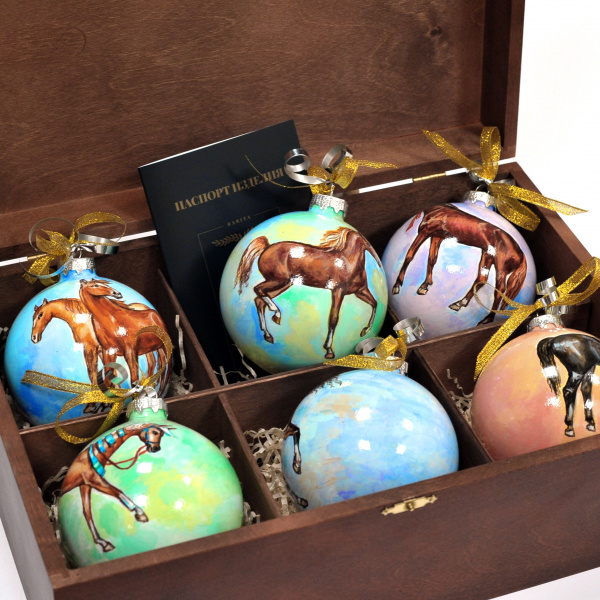 лошади. коллекционный набор елочных шаров с ручной росписью