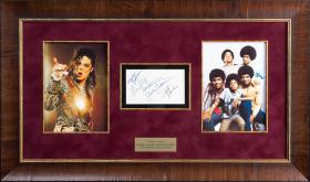 Карточка с автографами: Майкл Джексон, Марлон Джексон, Тито Джексон, Джеки Джексон, в раме
