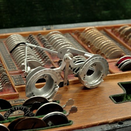 старинный набор офтальмолога 1920-1930-х годов