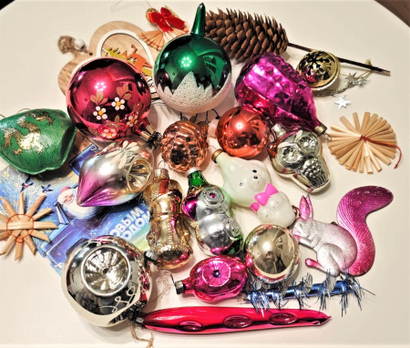 советские елочные игрушки в корзине