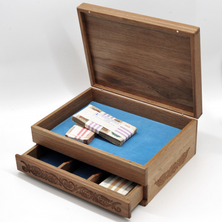 деревянная шкатулка с видами москвы