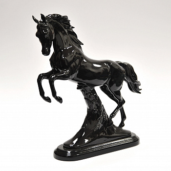 Конь. Авторская фарфоровая статуэтка