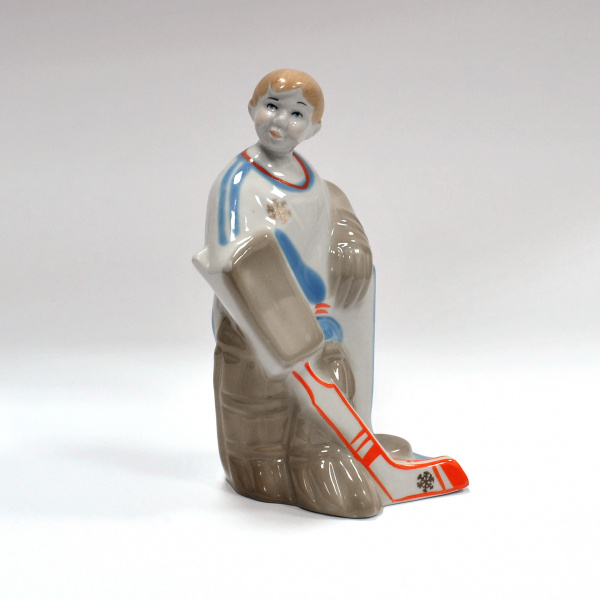 Хоккеист-вратарь. Советская авторская фарфоровая статуэтка 