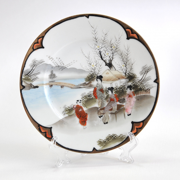 «Семья», японская тарелка с ручной росписью