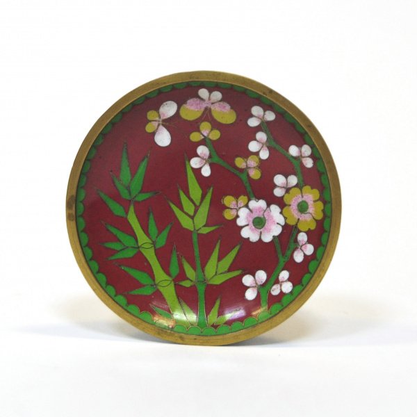 Визитница с изображением цветов, бамбука и бабочек. Китай, 1950-80- е годы Визитница с изображением цветов, бамбука и бабочек. Китай, 1950-80- е годы