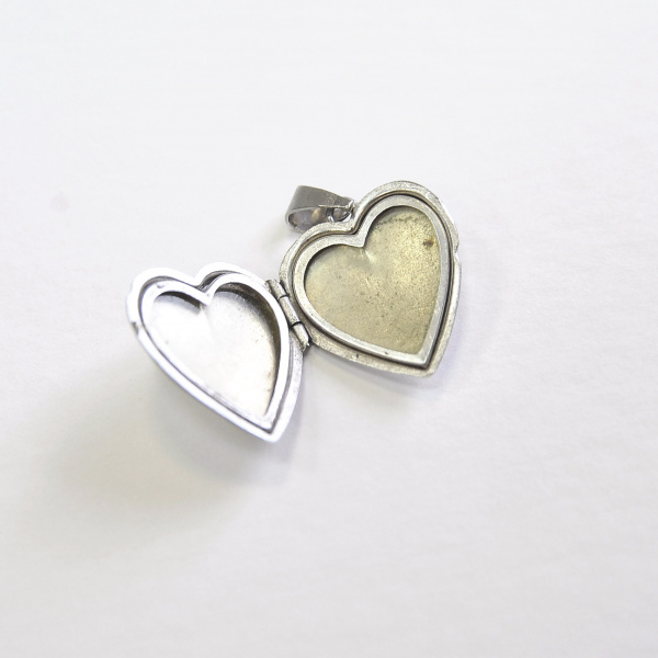 серебряный медальон в виде сердца для фотографий