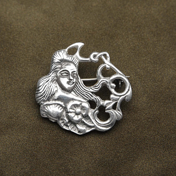 "Девушка и цветы", винтажная серебряная брошь