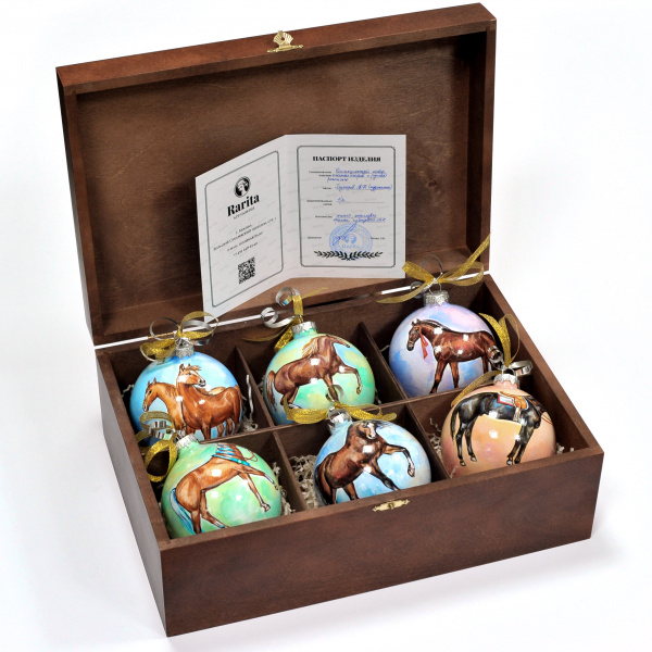 Лошади. Коллекционный набор елочных шаров с ручной росписью
