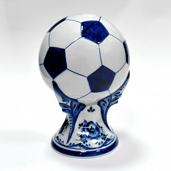 Футбольный мяч. Фарфоровая статуэтка, Гжель