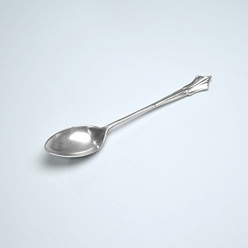 Старинная кофейная ложечка "Готика", Англия 1921 год Старинная кофейная ложечка "Готика", Англия 1921 год